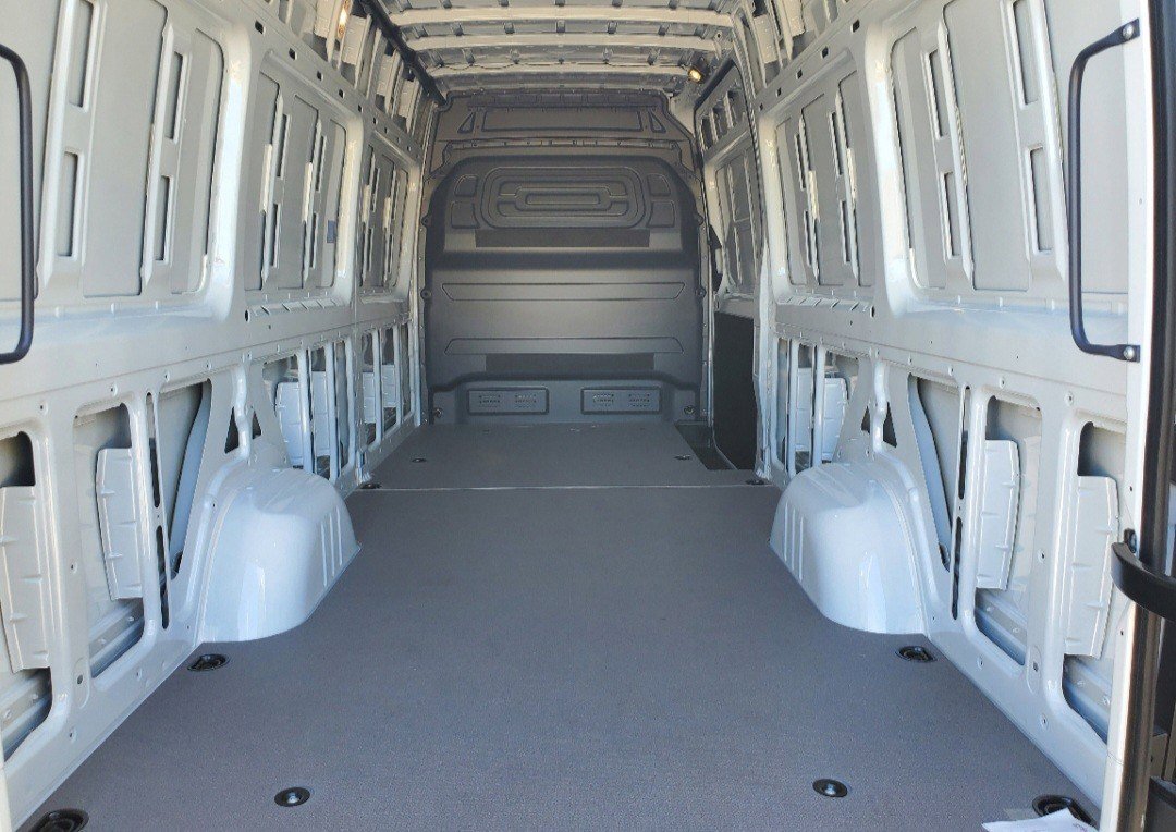 Used 2025 Mercedes-Benz Sprinter 2500 image 8