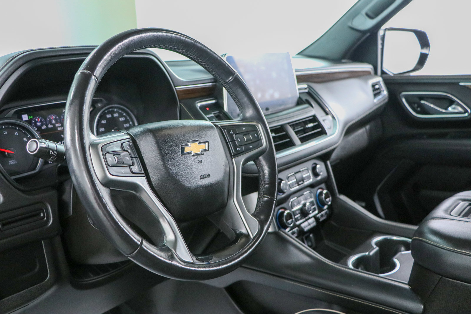 Used 2021 Chevrolet Tahoe Premier AWD/4WD image 25