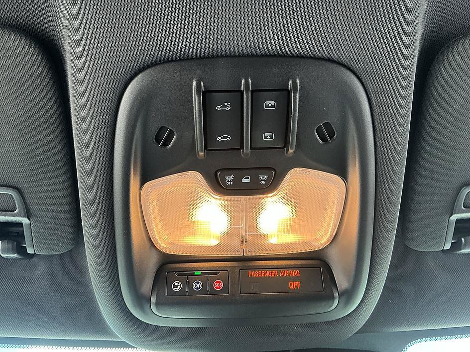 Used 2023 Chevrolet TrailBlazer RS w/ Sun and Liftgate Package FWD image 24