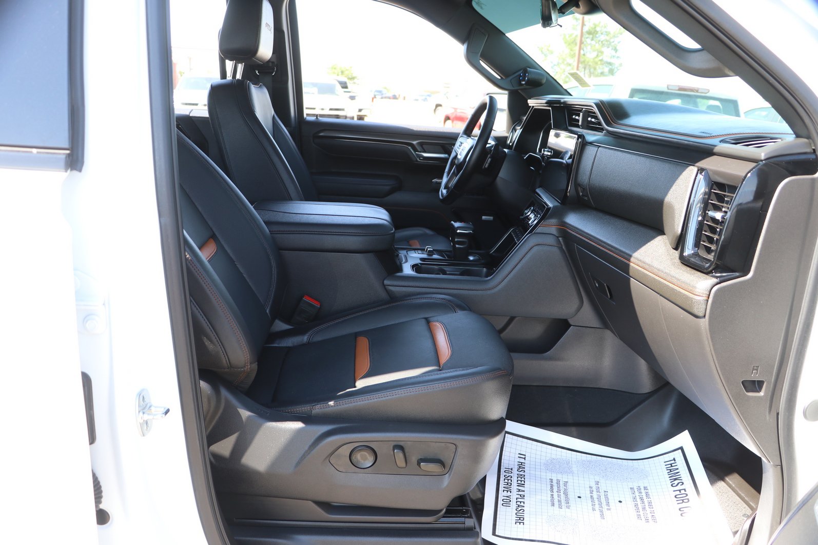 Used 2025 GMC Sierra 1500 AT4 w/ AT4 Premium Package AWD/4WD image 32