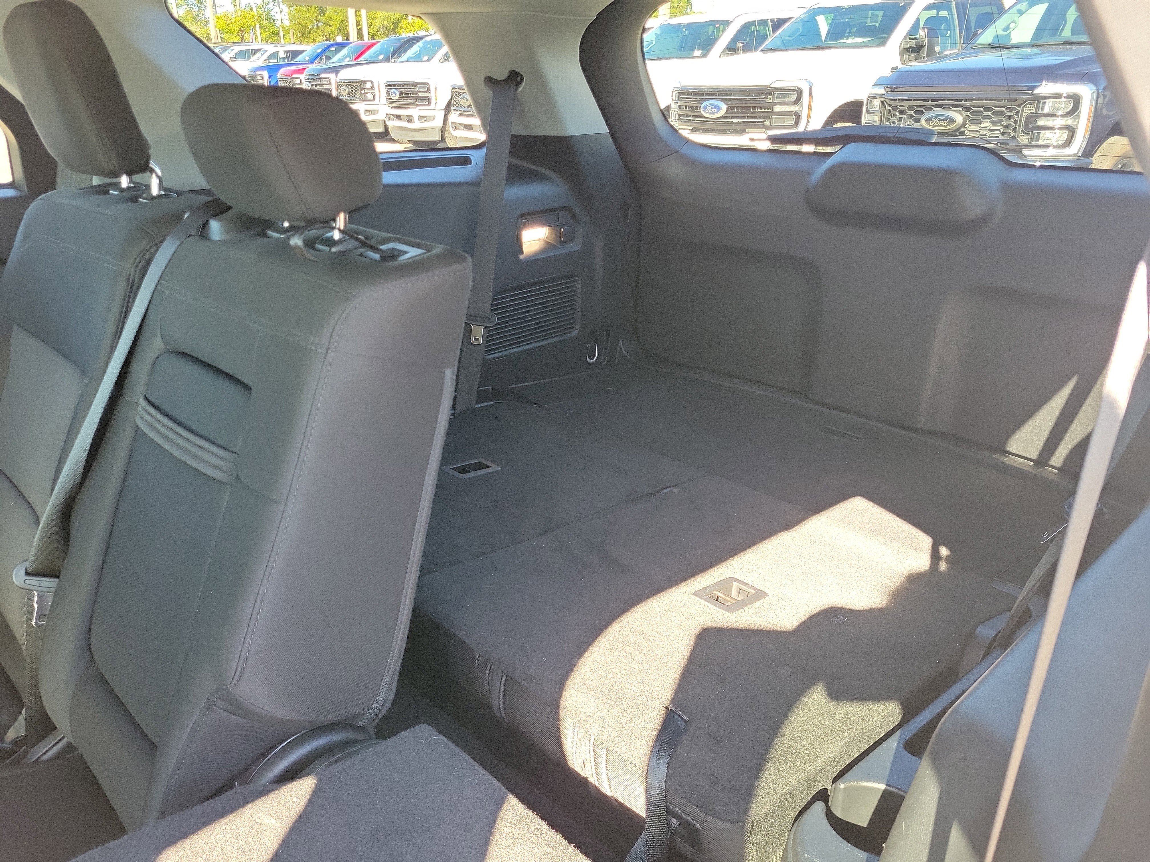 Used 2023 Ford Explorer XLT image 13