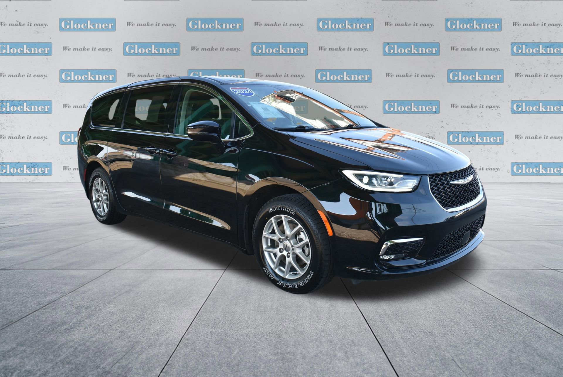 Used 2024 Chrysler Pacifica Touring-L image 3