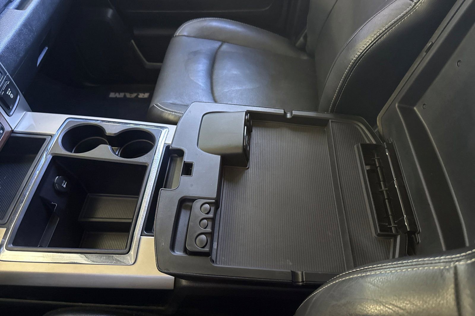 Used 2013 RAM 1500 Laramie w/ Convenience Group AWD/4WD image 29