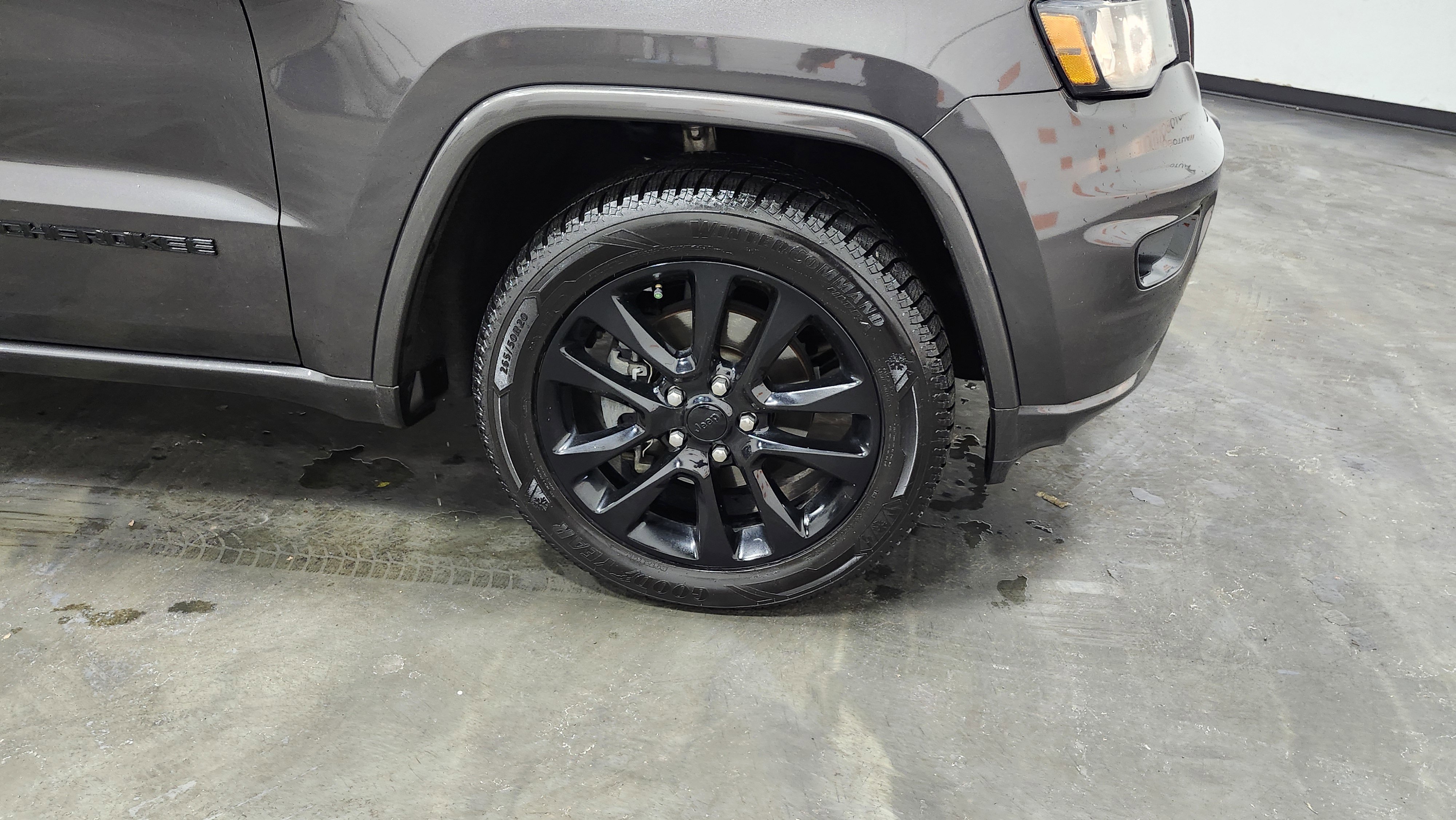 Used 2019 Jeep Grand Cherokee Altitude image 10