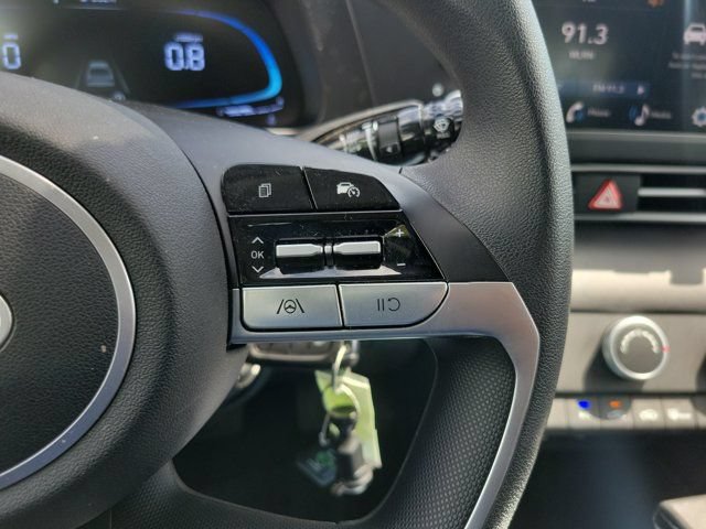 Certified 2026 Hyundai Elantra SE w/ Cargo Package FWD image 22
