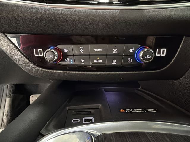 Certified 2022 Buick Enclave Avenir w/ Avenir Technology Package AWD/4WD image 19