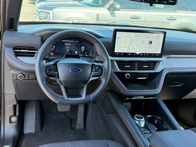 Used 2025 Ford Explorer ST-Line w/ ST-Line Street Pack AWD/4WD image 7