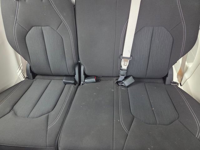 Used 2023 Chrysler Voyager LX image 8