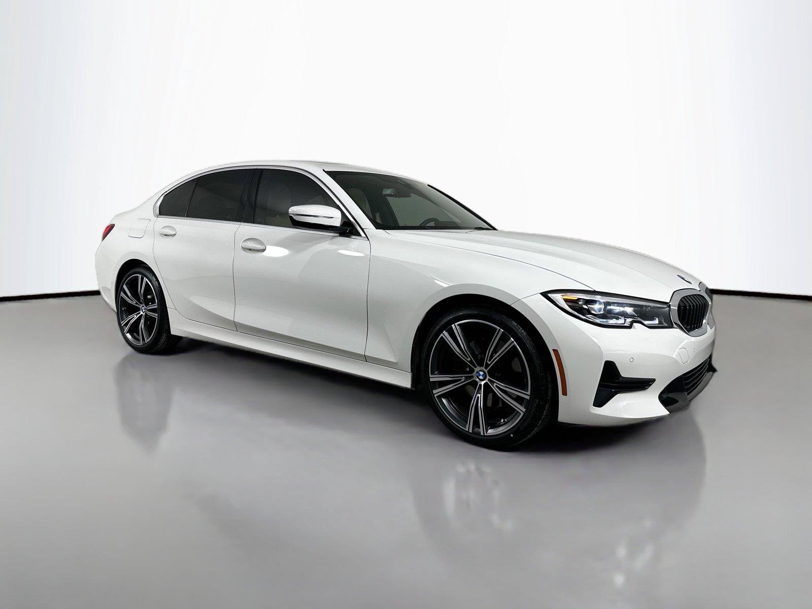 Used 2022 BMW 330i Sedan w/ Driving Assistance Package RWD image 3
