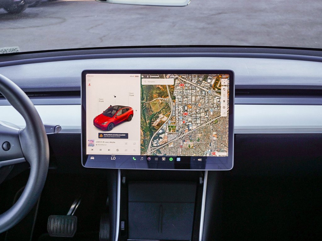 Used 2021 Tesla Model Y Long Range image 15