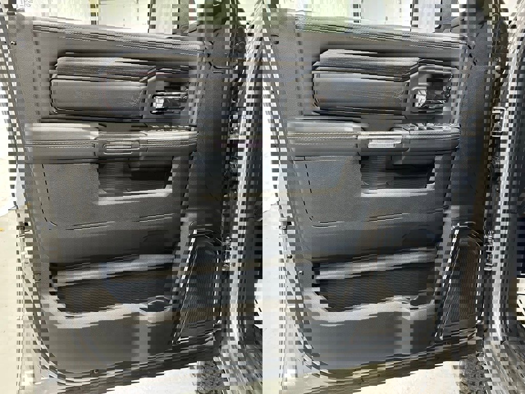 Used 2024 RAM 2500 Limited image 8