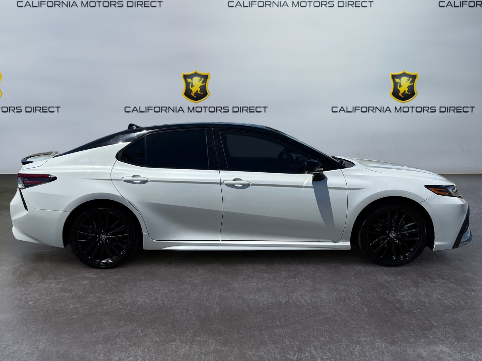 Used 2022 Toyota Camry XSE w/ Navigation Upgrade Package FWD image 6