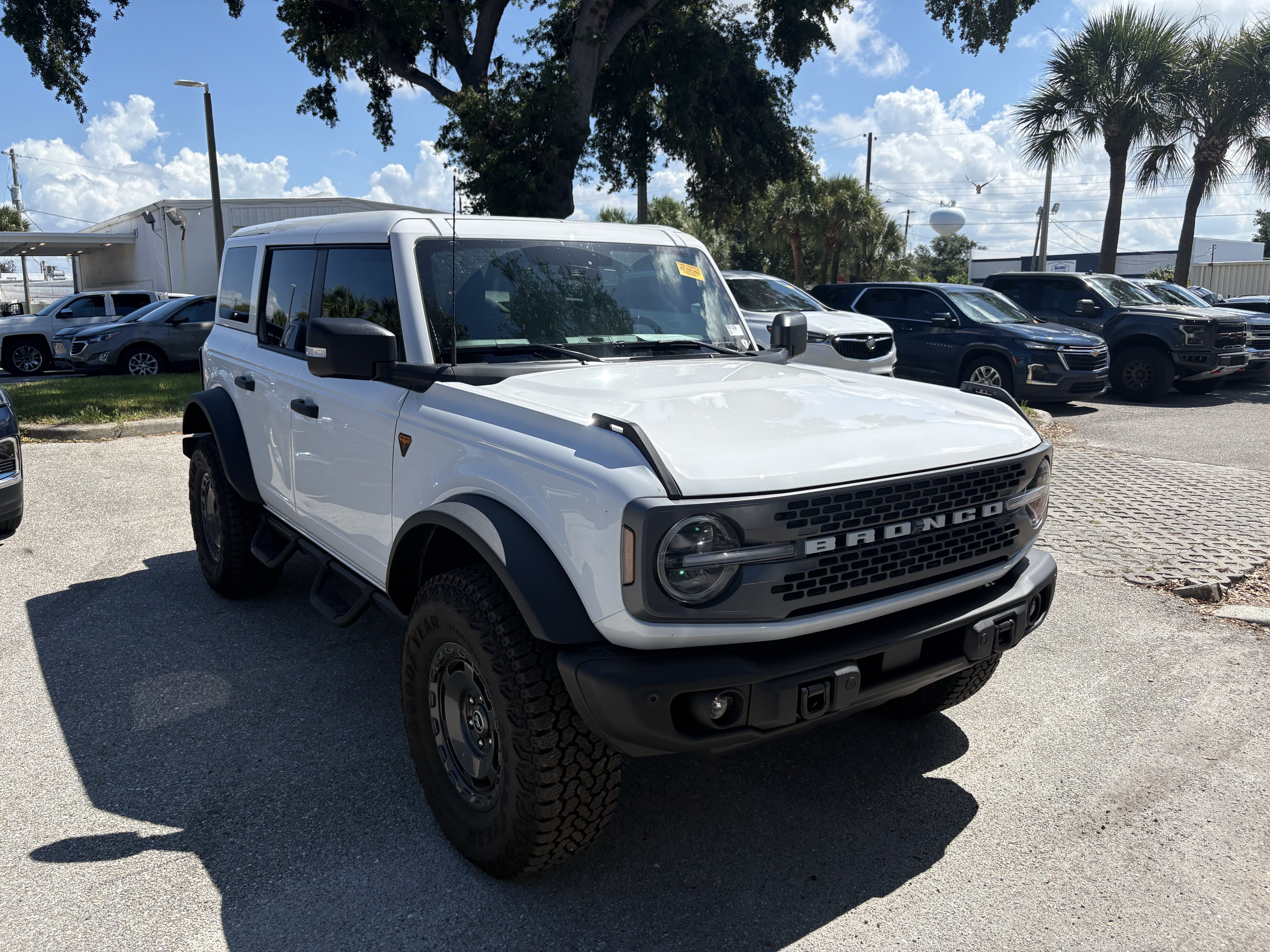 Used 2025 Ford Bronco Badlands AWD/4WD image 1
