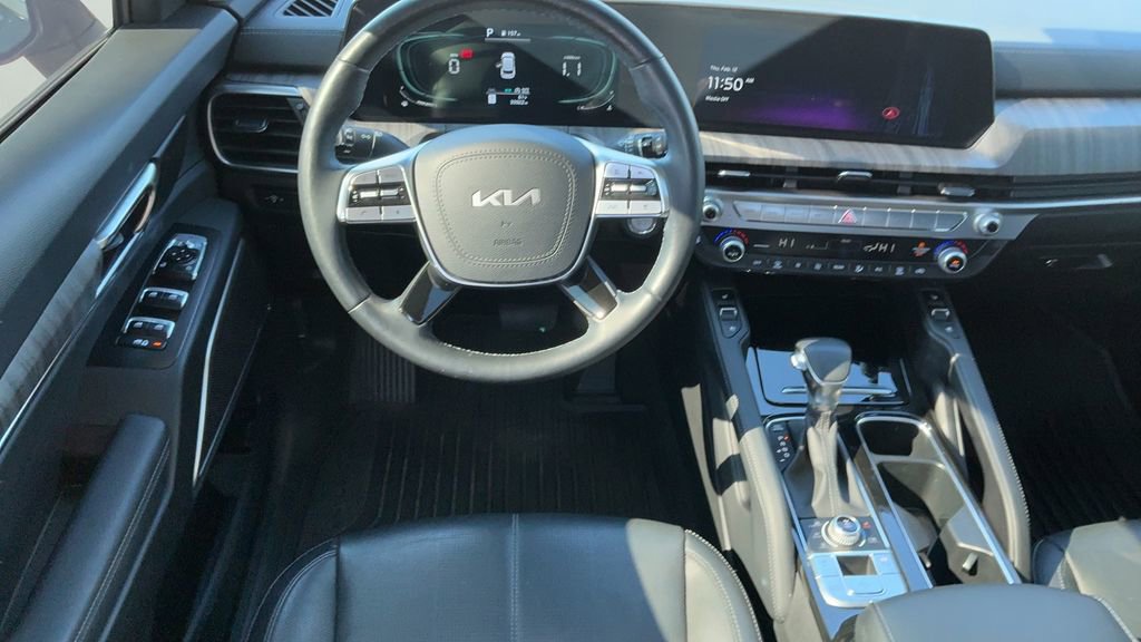 Used 2024 Kia Telluride EX w/ EX Captain's Chair Package image 15