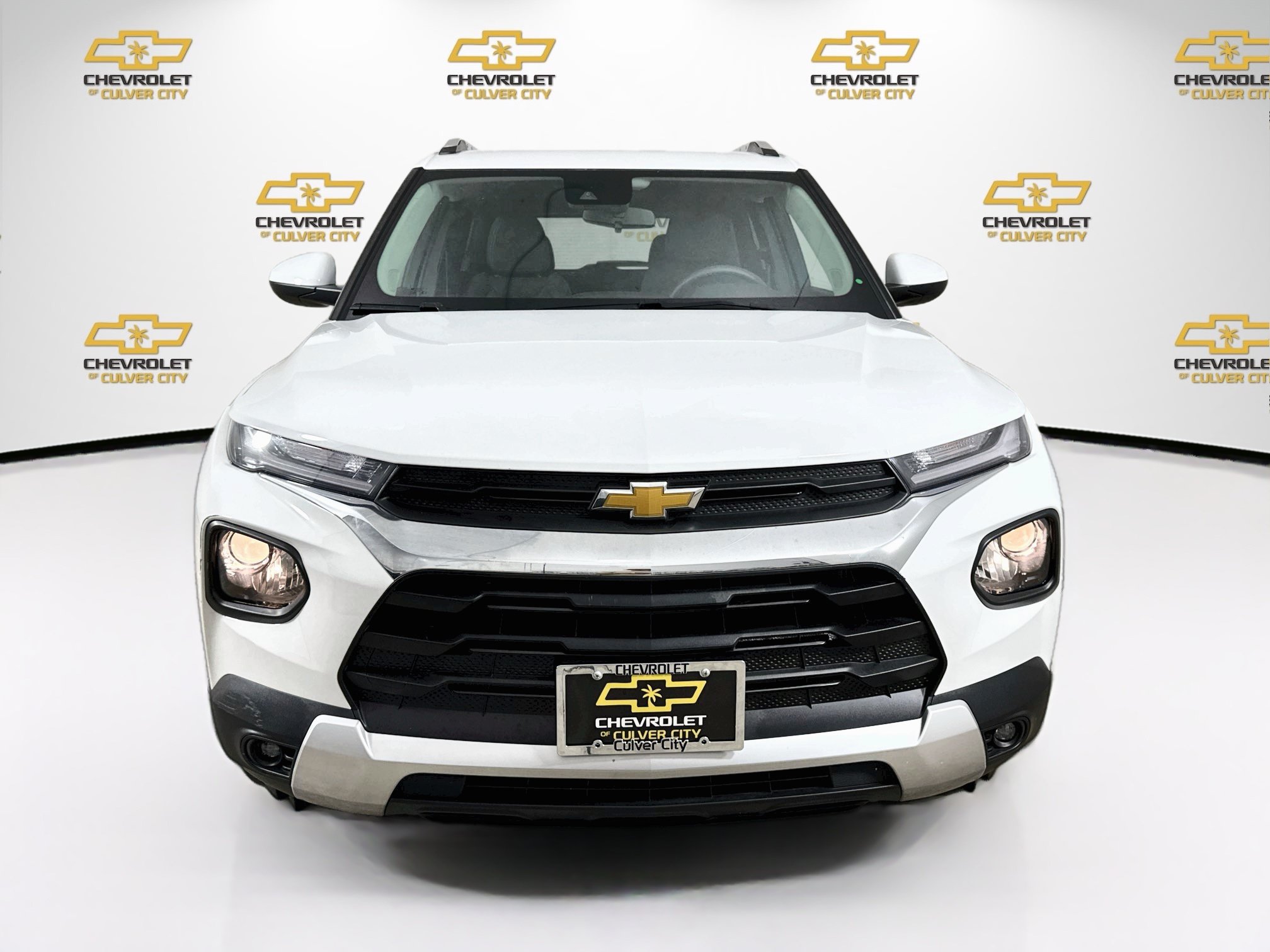 Used 2023 Chevrolet TrailBlazer LT FWD image 2