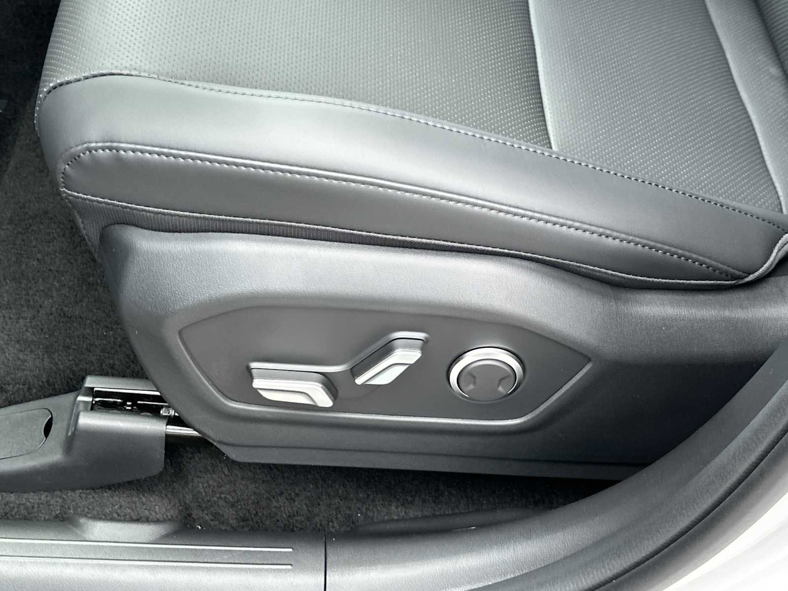 New 2026 Hyundai Santa Fe SEL FWD image 10