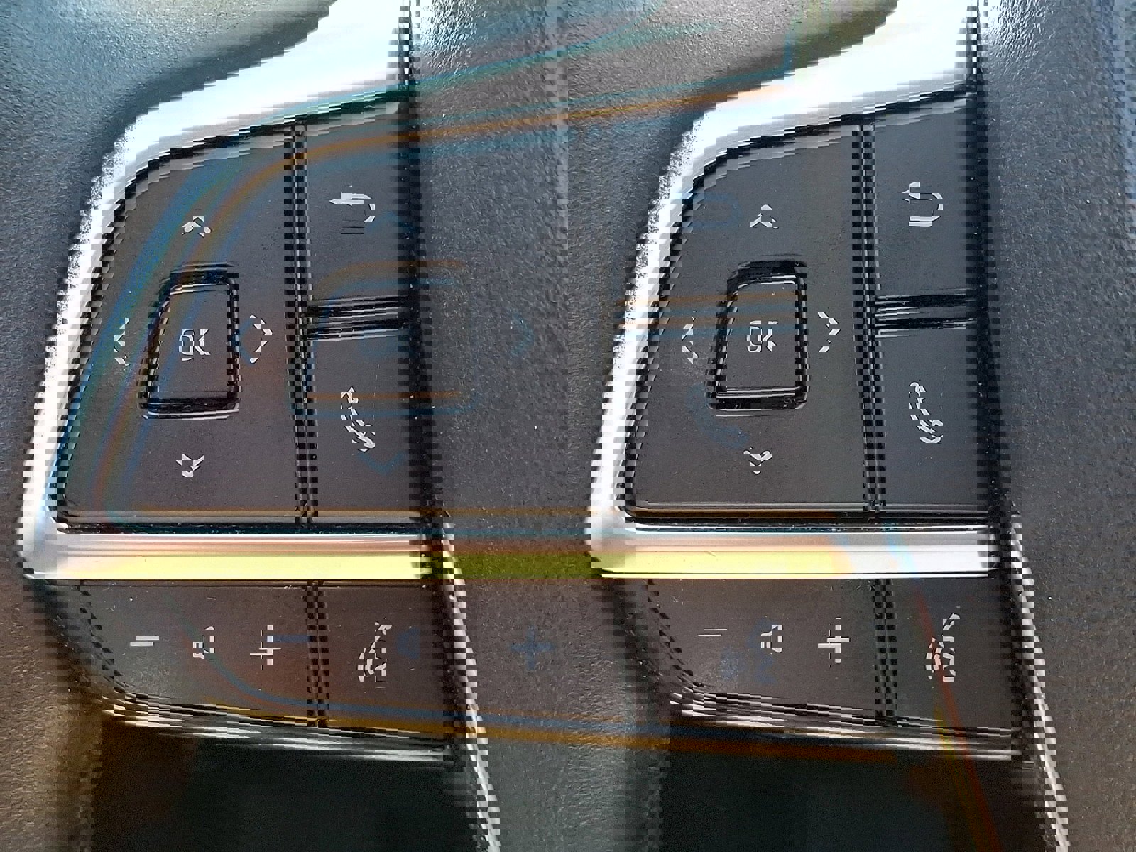 Used 2021 Toyota Highlander XLE image 24