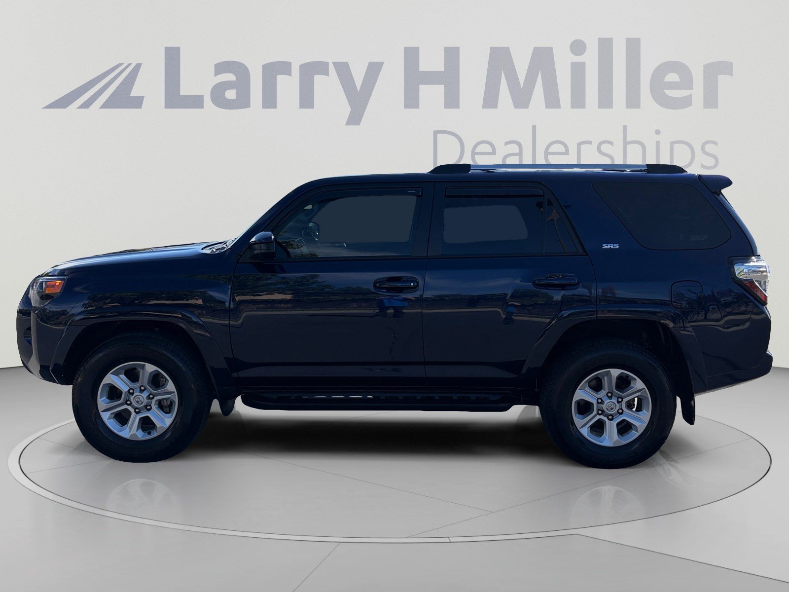 Certified 2023 Toyota 4Runner SR5 AWD/4WD image 2