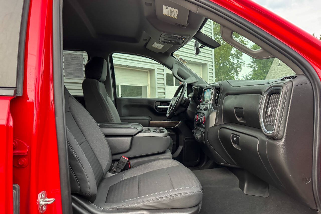 Used 2021 Chevrolet Silverado 1500 LT w/ LPO, Dark Essentials Package AWD/4WD image 13