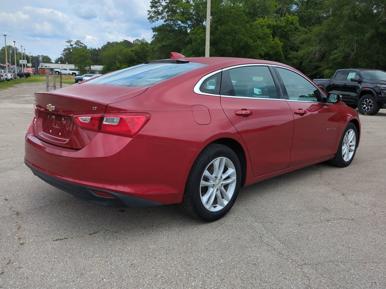 Used 2016 Chevrolet Malibu LT w/ Leather Package FWD image 4