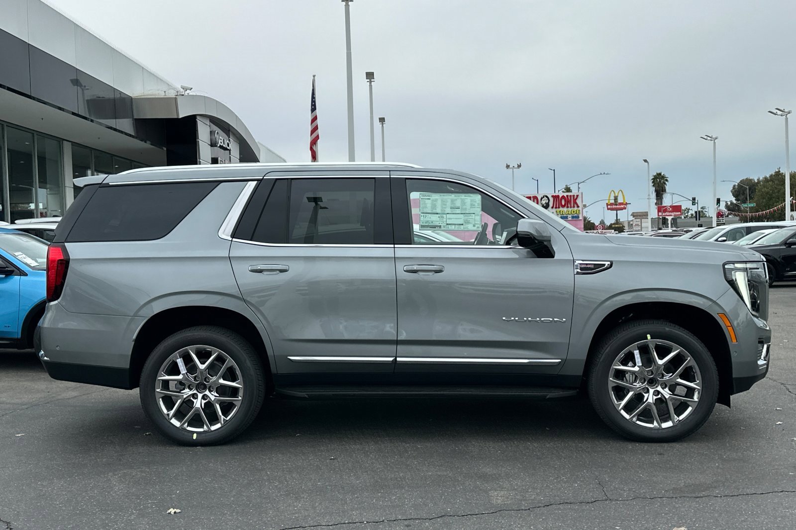 New 2026 GMC Yukon Elevation image 4