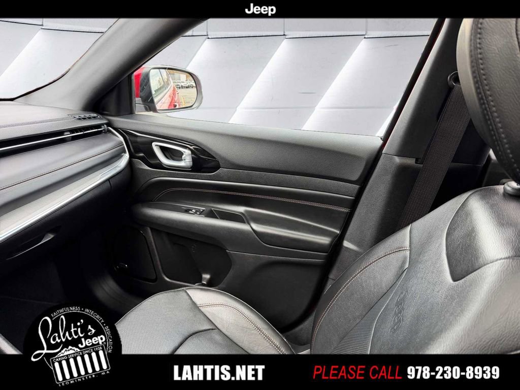 Certified 2022 Jeep Compass Limited w/ (RED) Package image 10