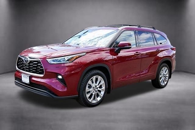 Used 2023 Toyota Highlander Limited FWD image 9