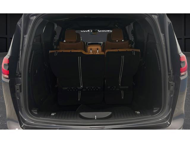 Used 2023 Chrysler Pacifica Pinnacle FWD image 27