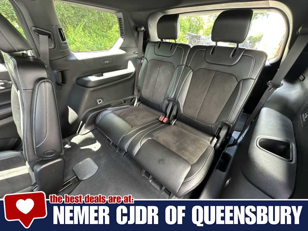 Used 2023 Jeep Grand Cherokee L Laredo AWD/4WD image 22