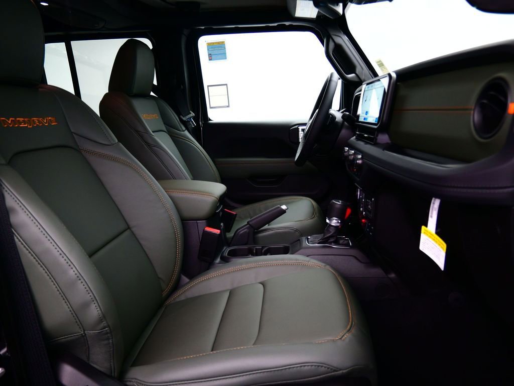 New 2025 Jeep Gladiator Mojave image 16