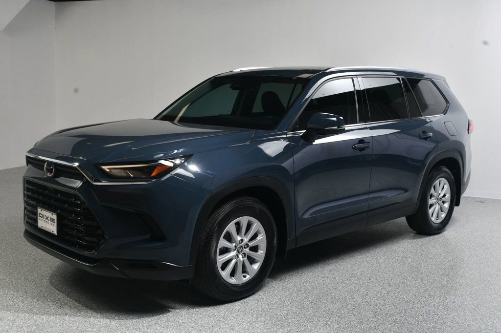 Used 2024 Toyota Grand Highlander AWD Hybrid image 2