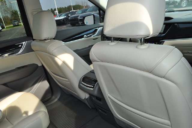Used 2025 Cadillac XT6 Premium Luxury w/ LPO, Floor Liner Package AWD/4WD image 26