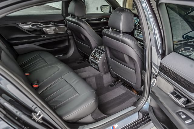 Used 2019 BMW 740i w/ M Sport Package RWD image 45