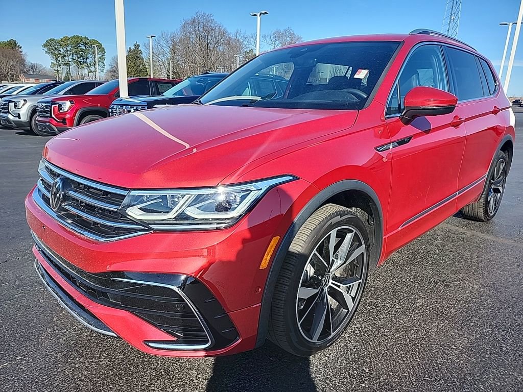 Used 2024 Volkswagen Tiguan SEL R-Line AWD/4WD image 7