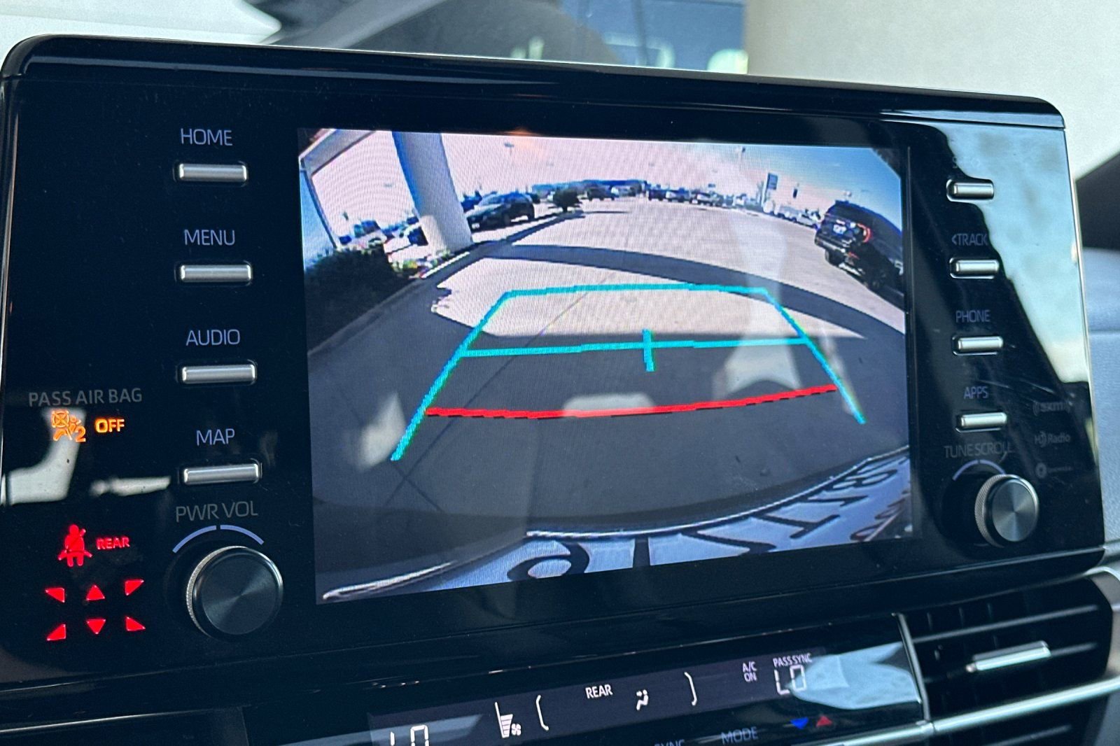 Used 2024 Toyota Sienna XLE image 20