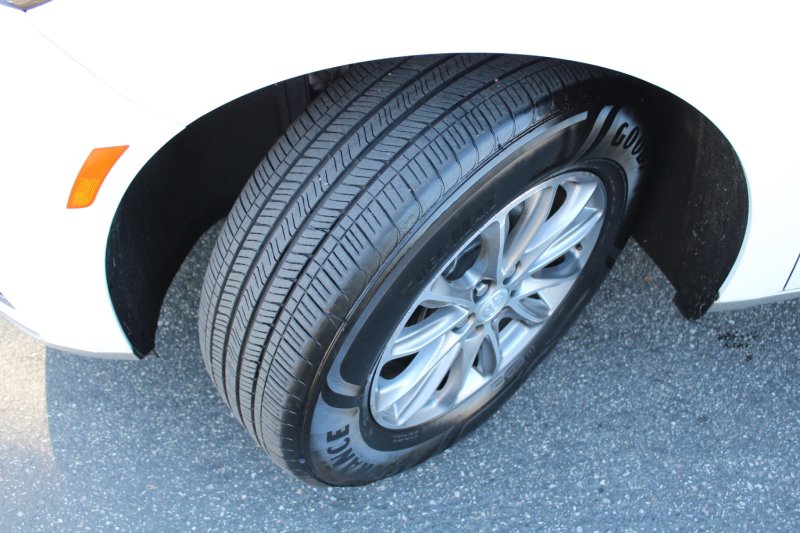 Used 2022 Buick Enclave Essence image 19