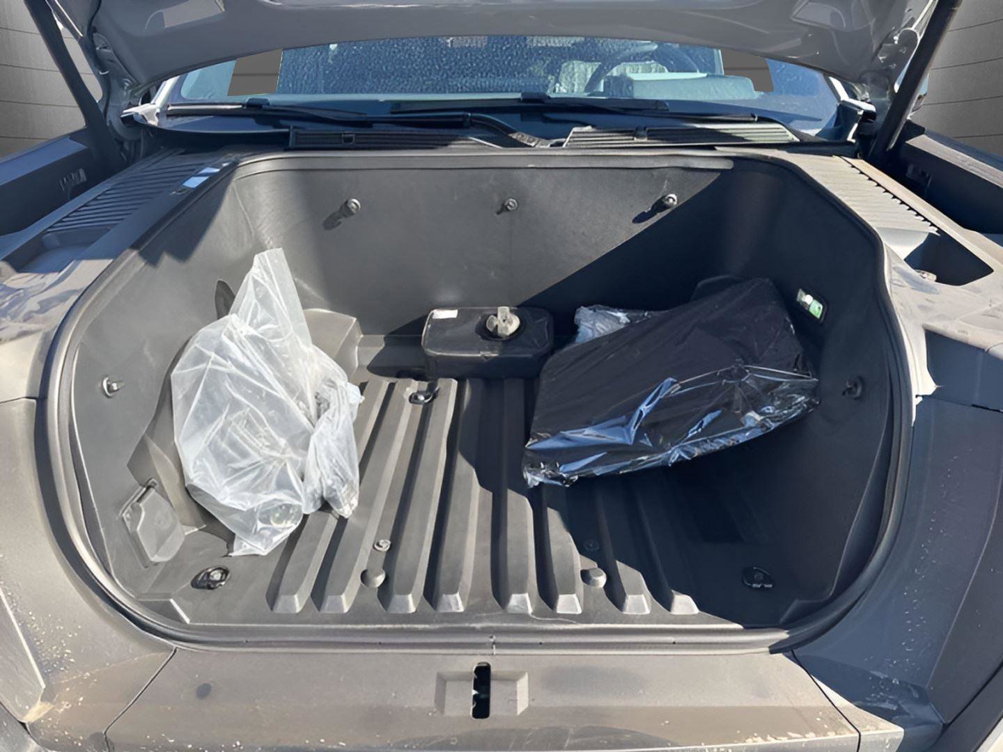 New 2024 GMC Sierra EV Denali image 3