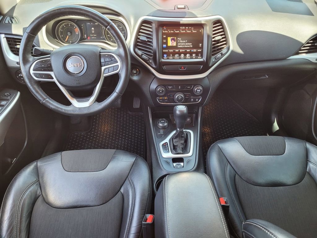 Used 2018 Jeep Cherokee Latitude Plus w/ Cold Weather Group image 8