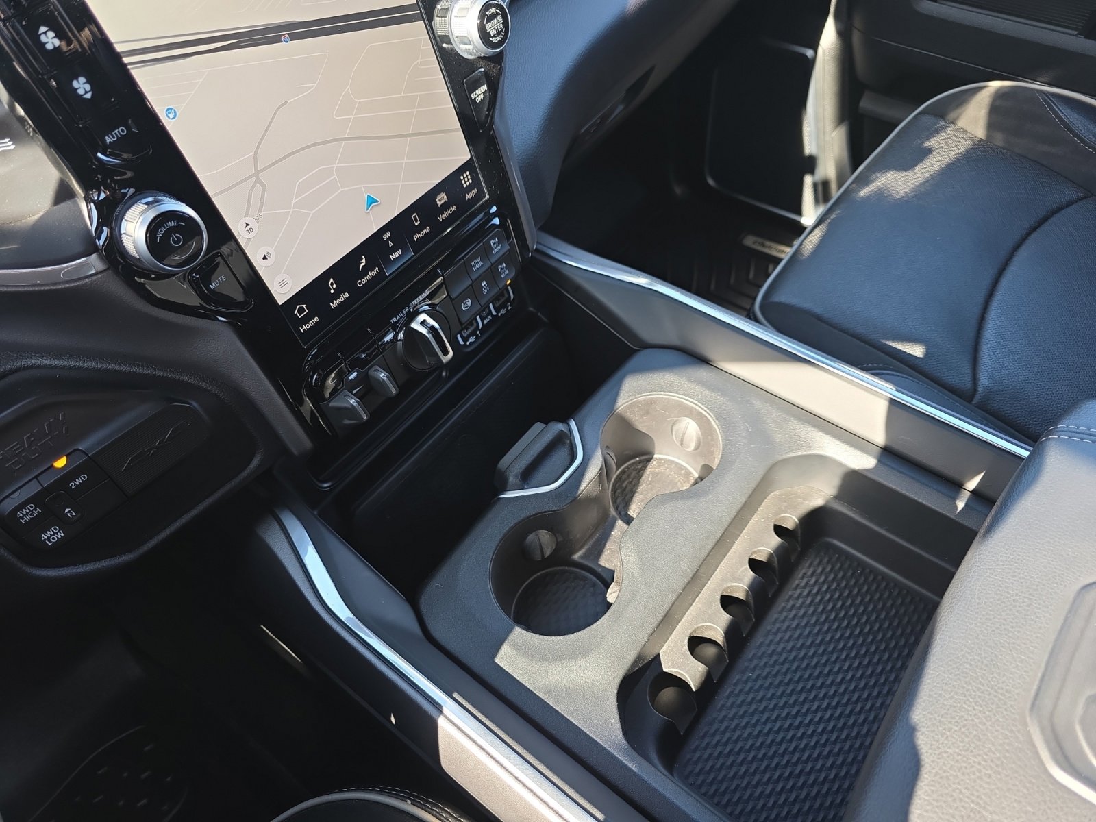 Used 2024 RAM 2500 Laramie w/ Night Edition image 29