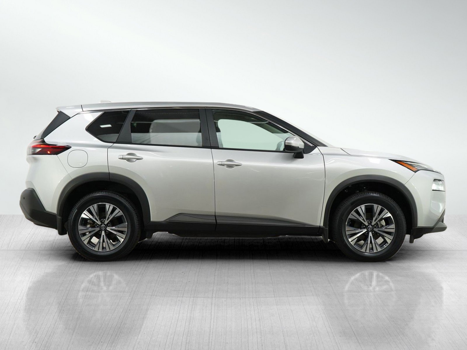 Used 2022 Nissan Rogue SV image 6