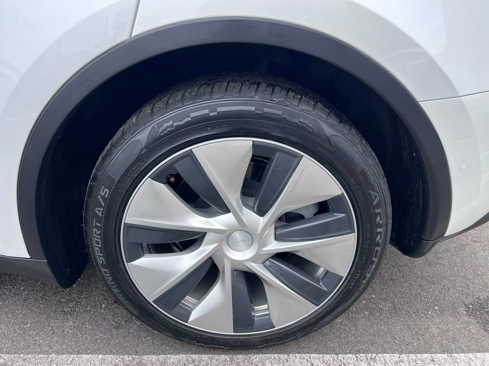 Used 2020 Tesla Model Y Long Range AWD/4WD image 14