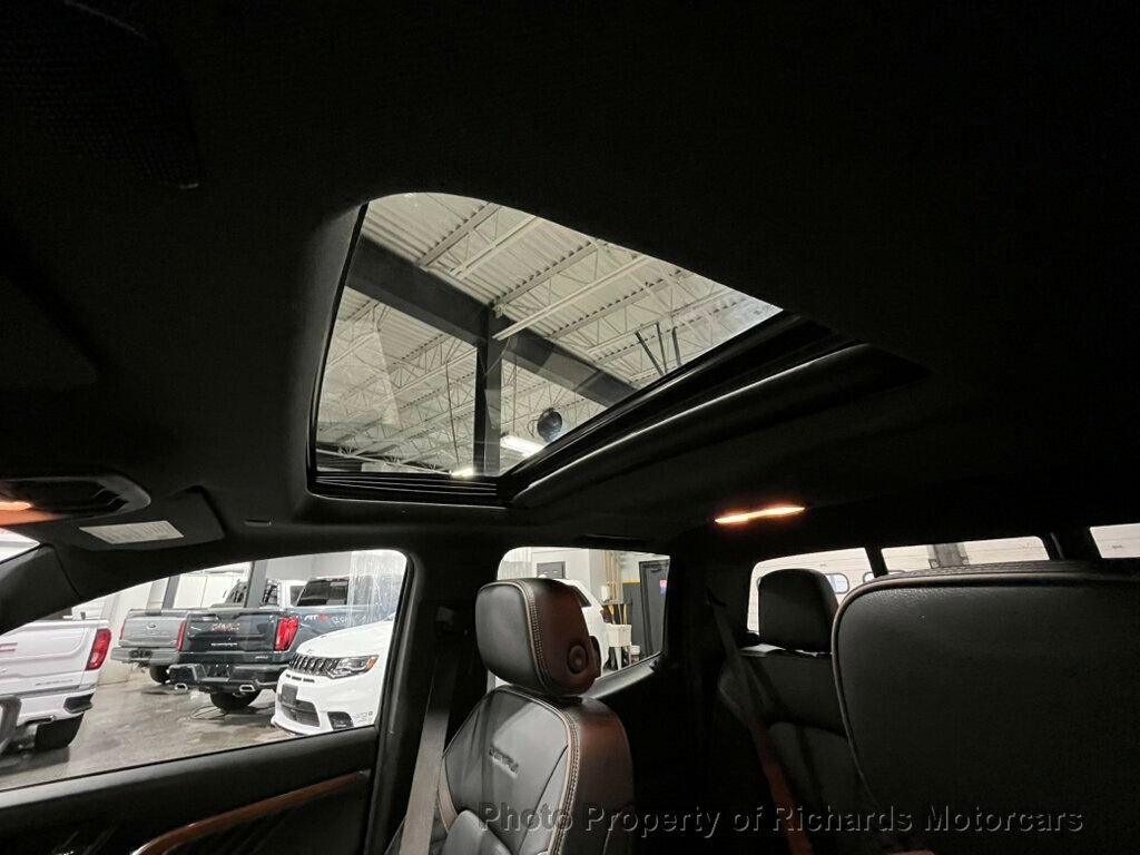 Used 2023 GMC Canyon Denali image 18