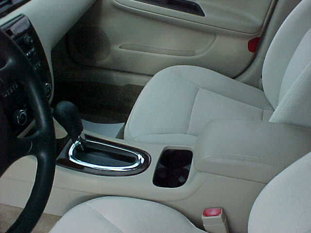 Used 2011 Chevrolet Impala LS image 15