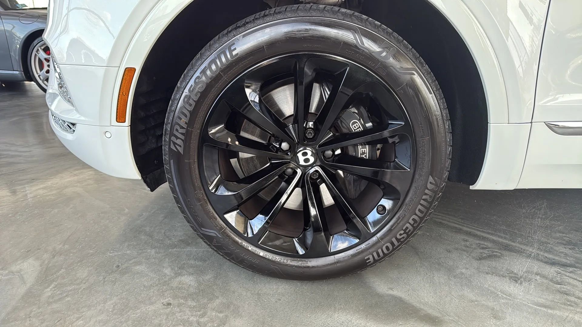 Used 2017 Bentley Bentayga W12 Sport Utility 4D image 25