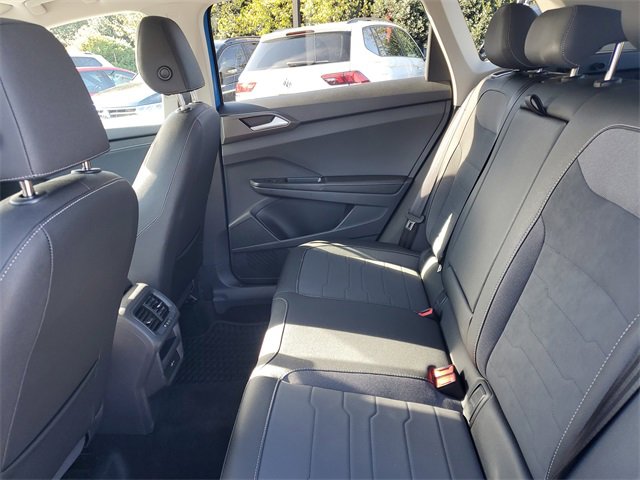 Certified 2025 Volkswagen Taos SE image 11