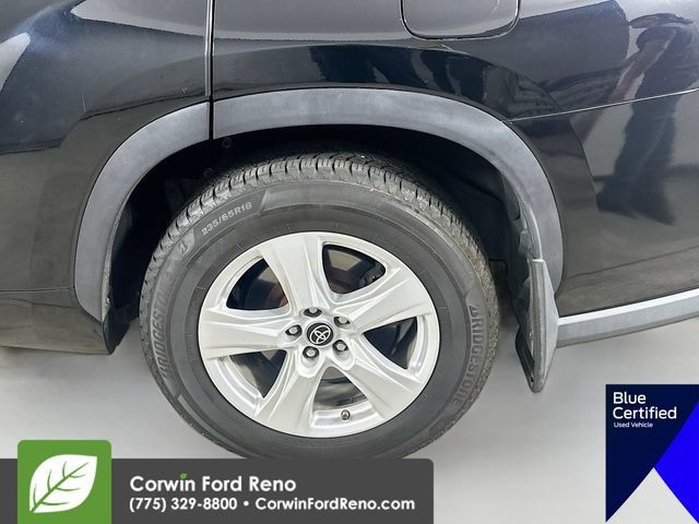 Used 2022 Toyota Highlander LE AWD/4WD image 32