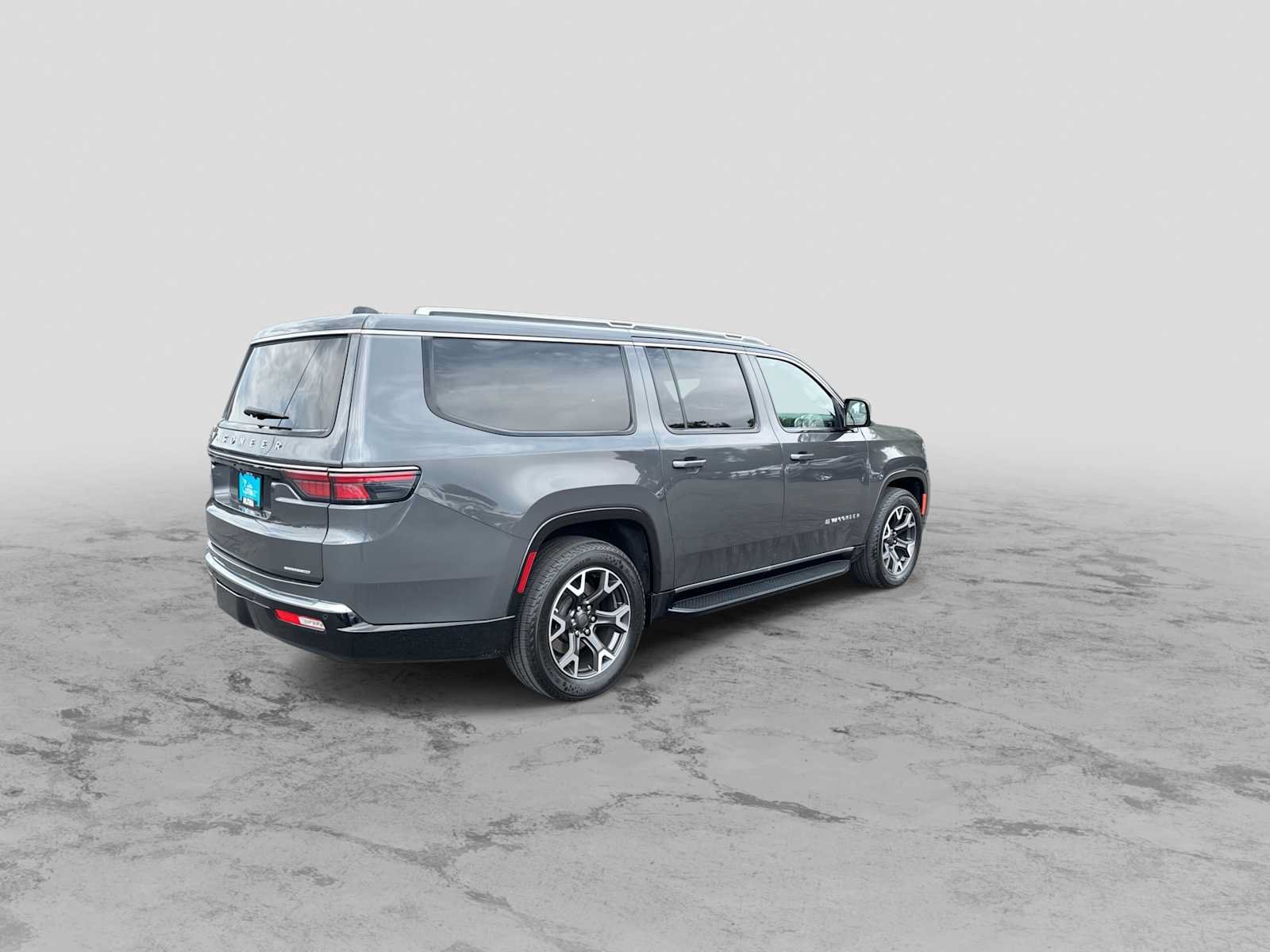 Certified 2024 Jeep Wagoneer L Series III w/ Flexible Seating Group AWD/4WD image 8