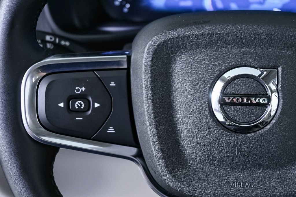 Certified 2026 Volvo XC40 B5 Plus AWD/4WD image 11