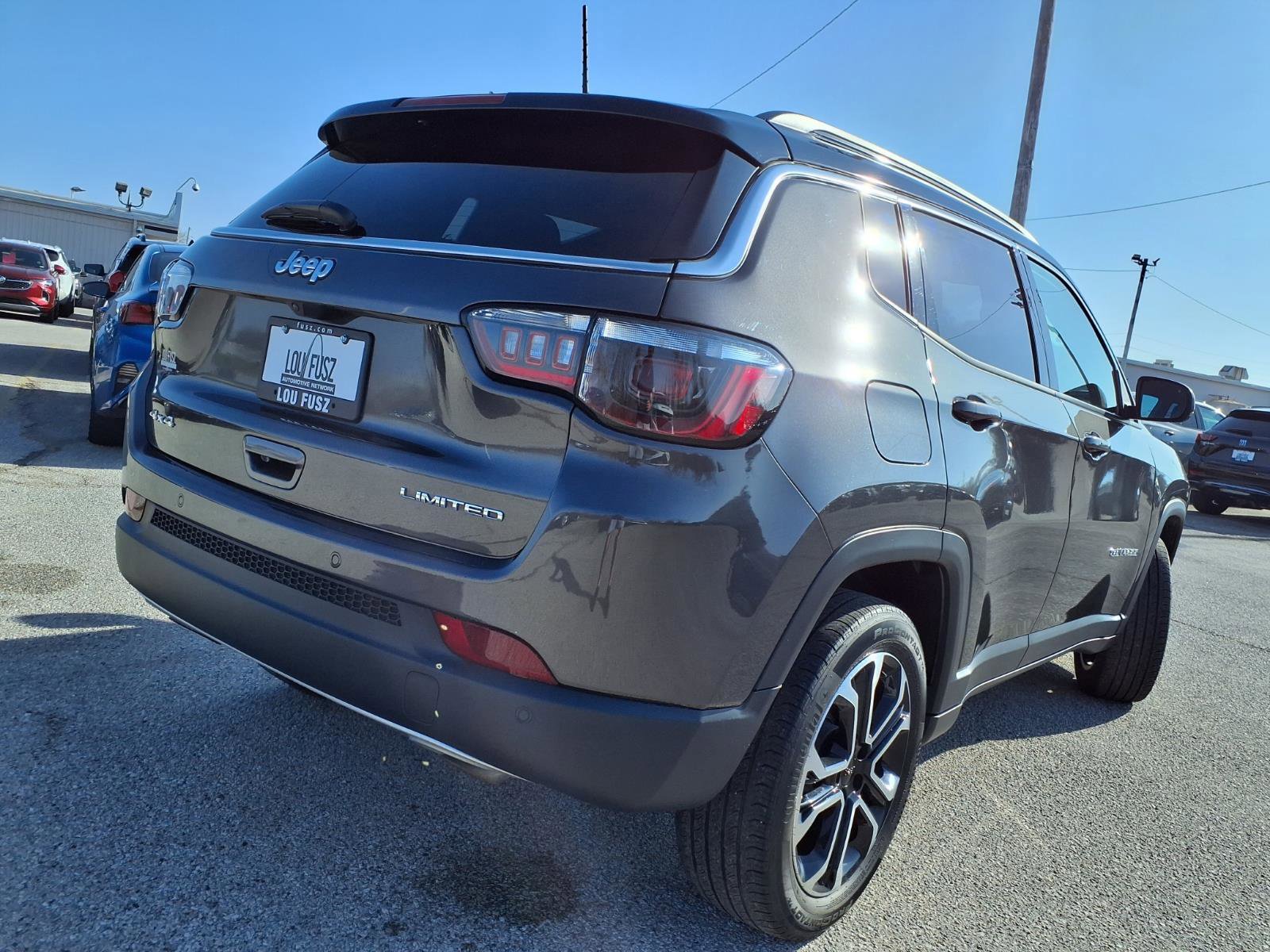 Used 2023 Jeep Compass Limited image 33