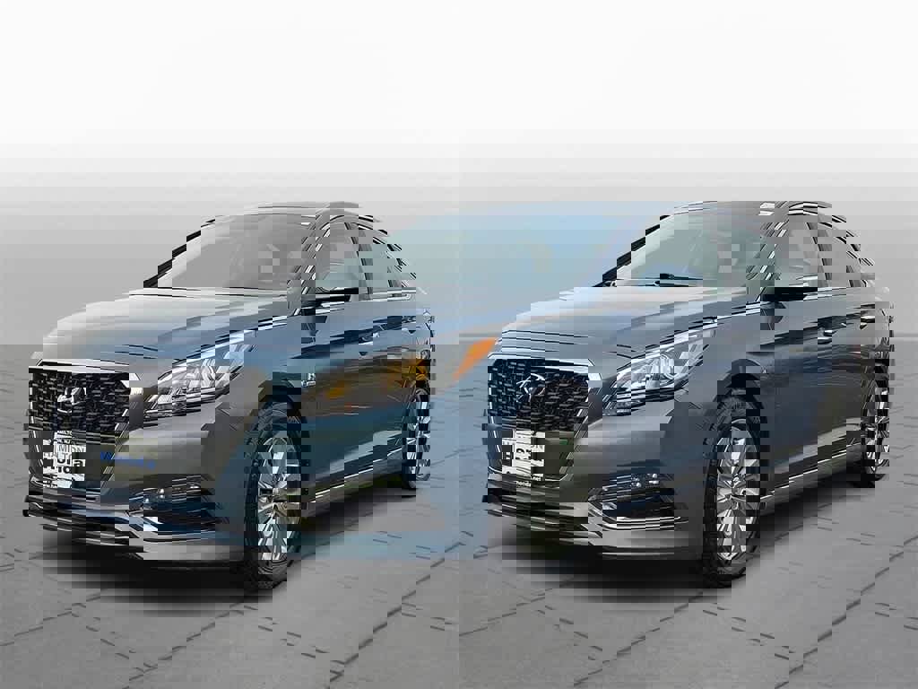 Used 2016 Hyundai Sonata SE image 1